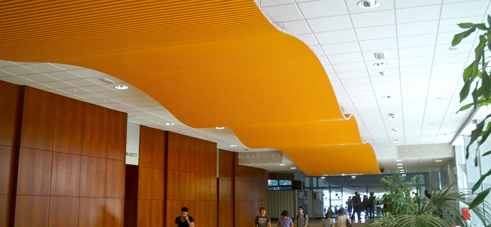 lite-fond_accueil-plafond-bois-vague