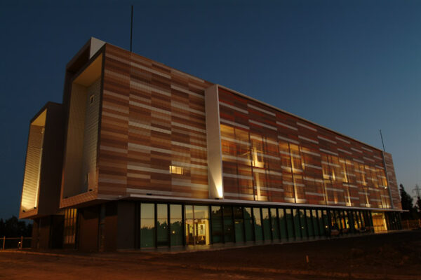 SYSTÈMES DE FAÇADE OUVERTE - Hunter Douglas – Image 2
